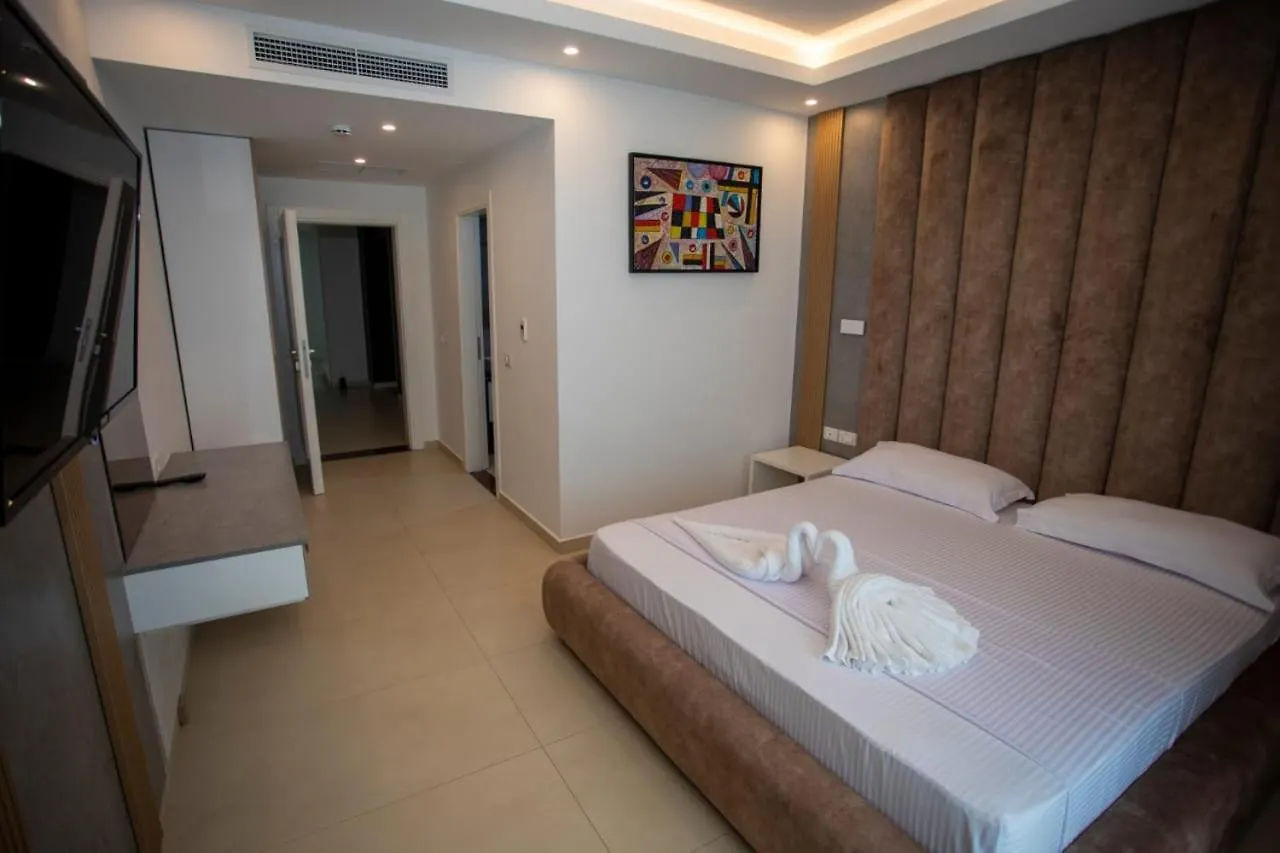 Tanushaj Beach Resort Shëngjin